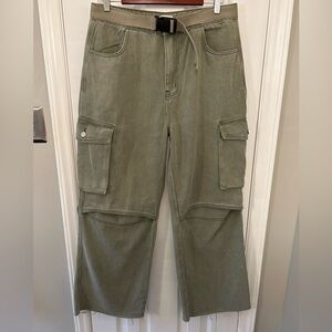 Pol Size L Large Relaxed Wide Leg Cargo Pants.
